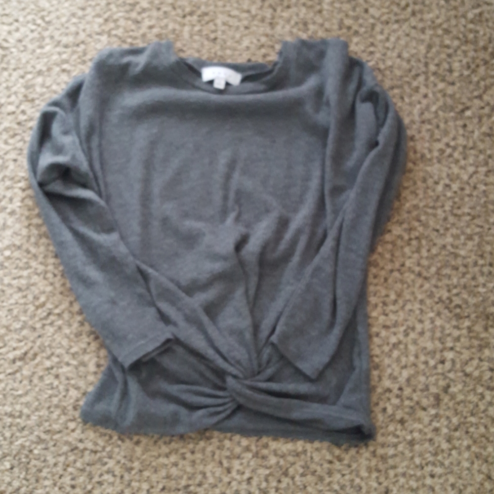 Soft knot sweater